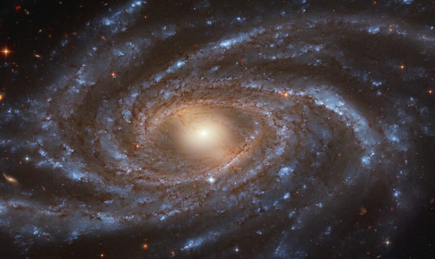 «Хаббл» прислал невероятный снимок галактики NGC 2336