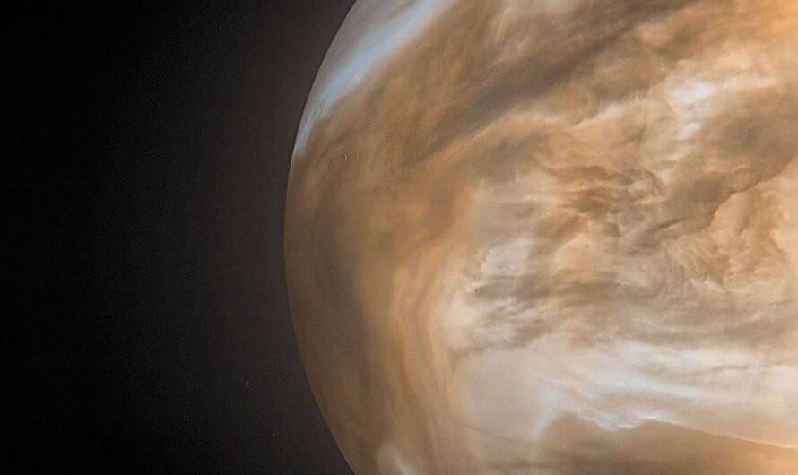Почему температура поверхности Венеры столь высокая?