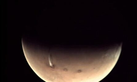 Загадочное облако на Марсе. Извержение вулкана?