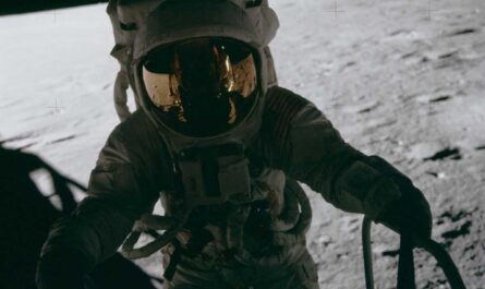 NASA "Аполлон-12": момент посадки на Луну