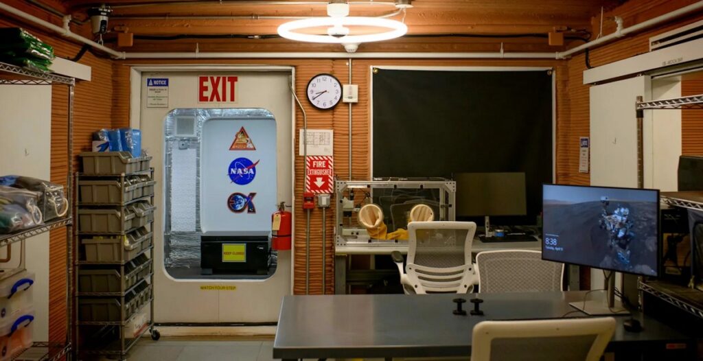 Четыре человека проведут 378 дней на имитируемой марсианской базе NASA 2
