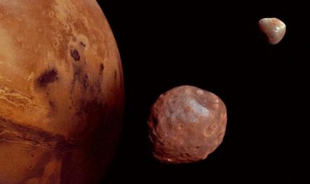Вероятно, вокруг Марса вращается часть Луны