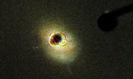 У квазара 3C 273 обнаружили фантастически высокую температуру