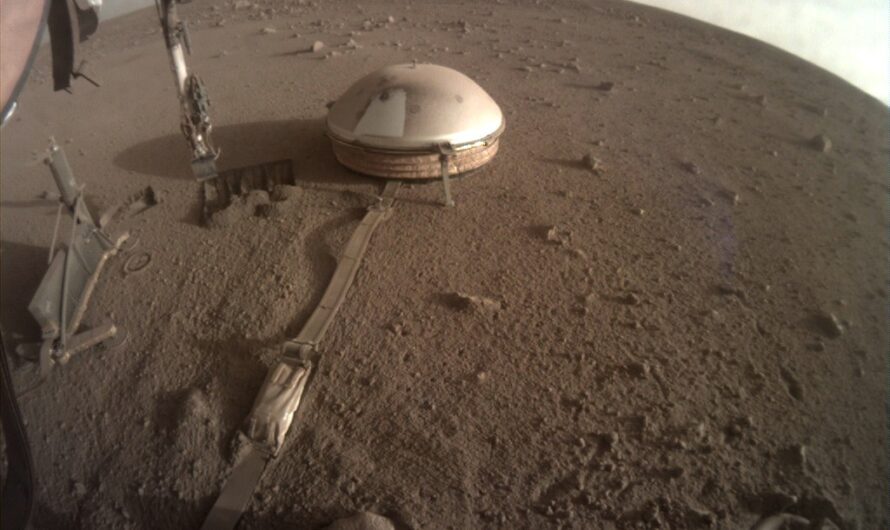 NASA предпринимает экстренные меры, чтобы спасти марсианский посадочный модуль InSight
