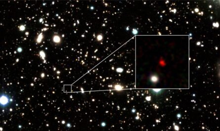 Астрономы обнаружили огромный объект, находящийся дальше, чем что-либо обнаруженное во Вселенной