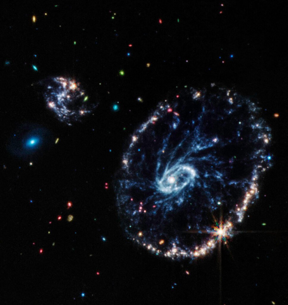 Космический телескоп NASA «Джеймс Уэбб» показал галактику "Колесо Телеги"