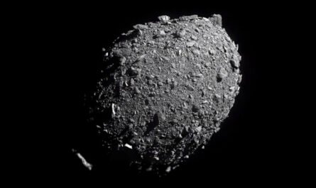 NASA DART: космический аппарат успешно столкнулся с астероидом Диморф