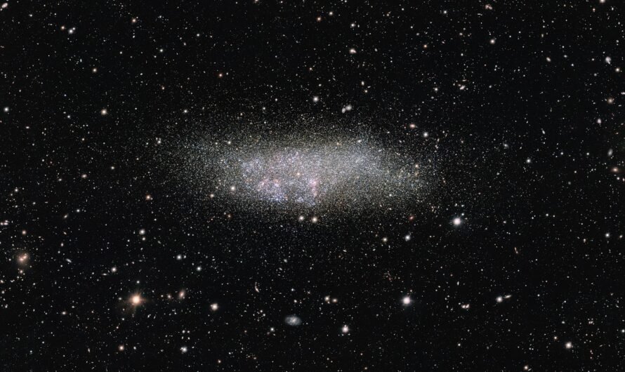 NASA «Джеймс Уэбб» раскрывает детали карликовой галактики Вольф-Ландмарк-Мелотт
