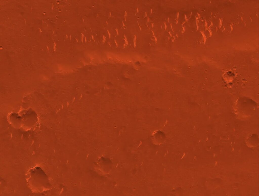 Китайский орбитальный аппарат прислал детальные снимки поверхности Марса