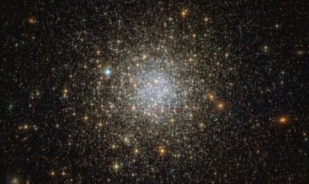 "Хаббл" передал снимок одного из древнейших звездных скоплений