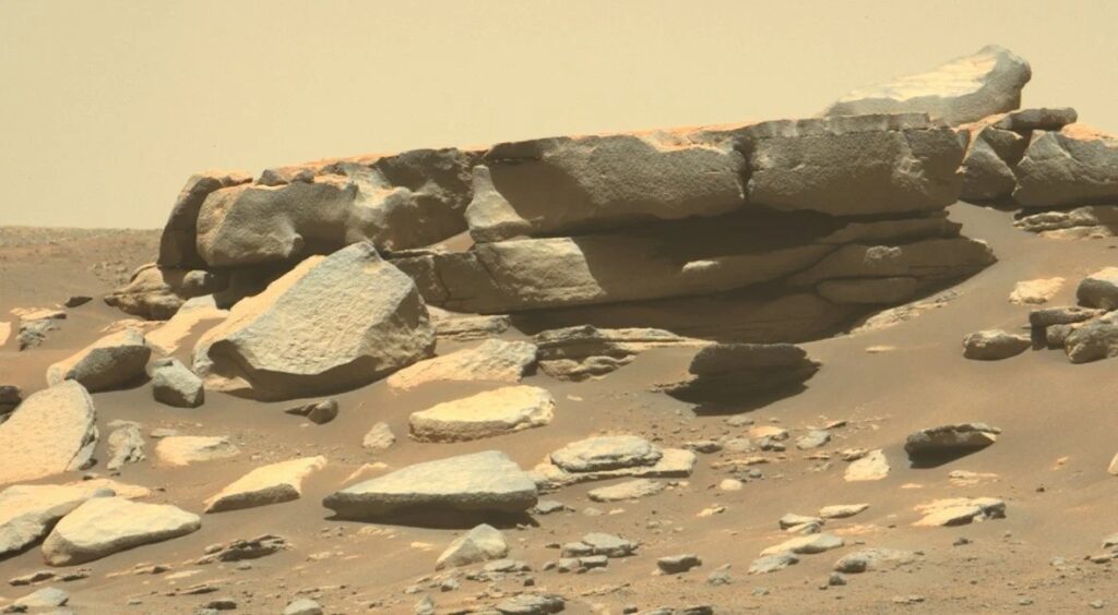 NASA Perseverance: взгляд на марсианские пейзажи (снимки за 7 декабря 2021 года) 1